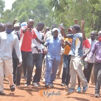 Life in Ugunja & Sidindi. Dan Moen Nyibule with residents, youth, and families across Siaya County.